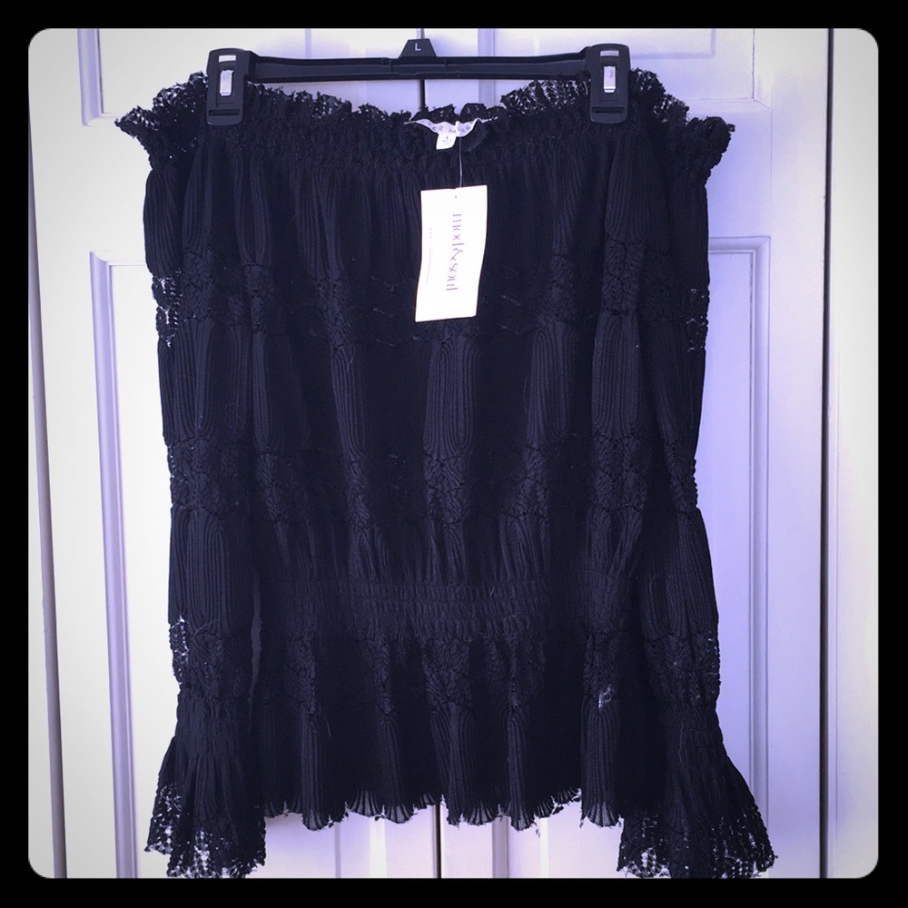 Mod & Soul Off the Shoulder Top